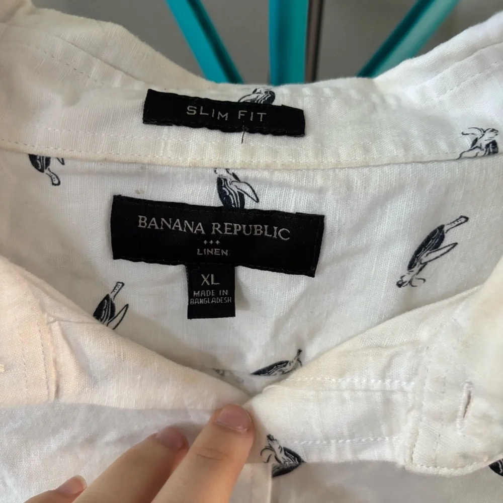 Banana Republic slim fit Linen Shirt with turtle design